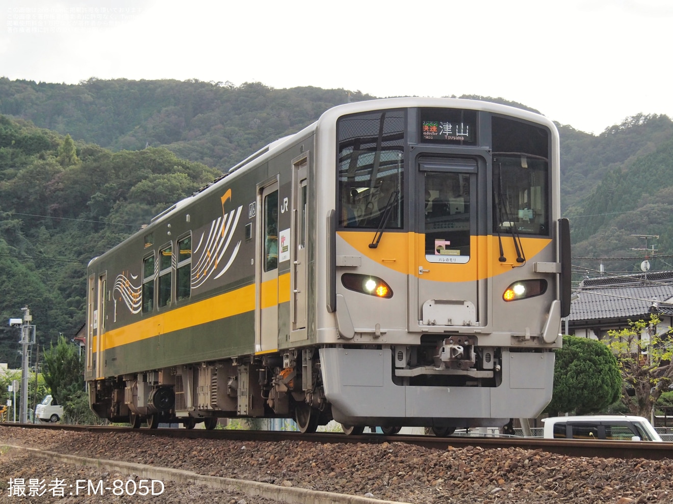 【JR西】快速「ハレのモリ」が津山〜新見間で運転の拡大写真