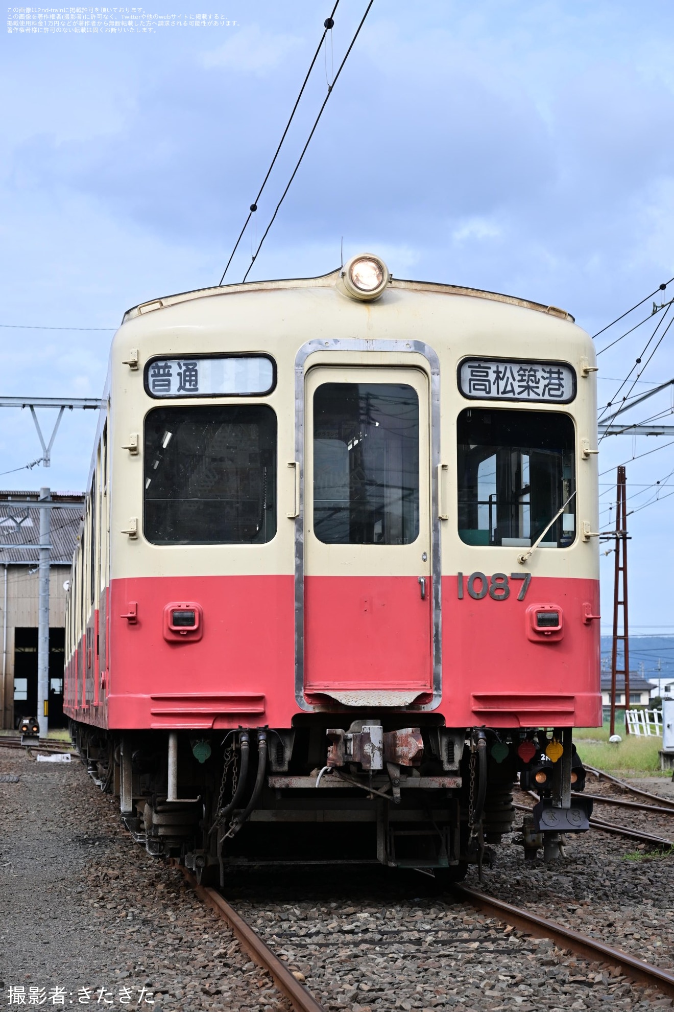 【ことでん】貸切乗車団による1087編成の撮影会の拡大写真