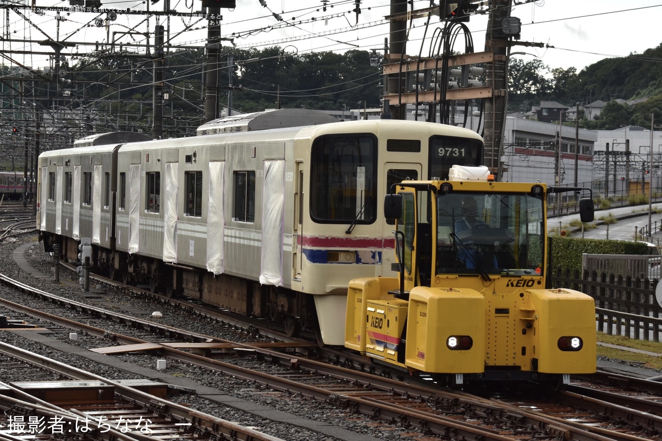 【京王】更新工事中の9000系9731Fのうちクハ9731・クハ9781の入換が目撃の拡大写真