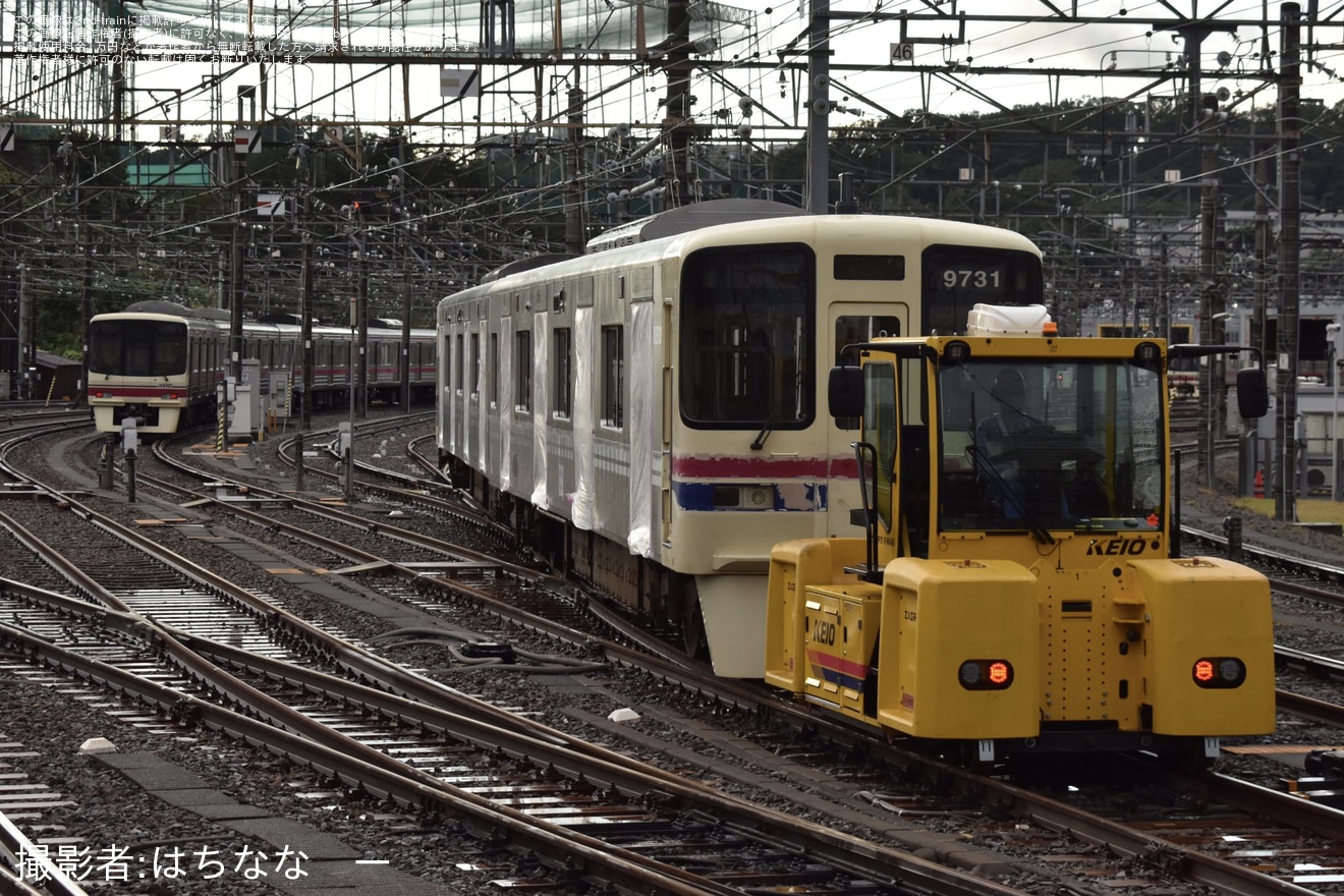 【京王】更新工事中の9000系9731Fのうちクハ9731・クハ9781の入換が目撃の拡大写真