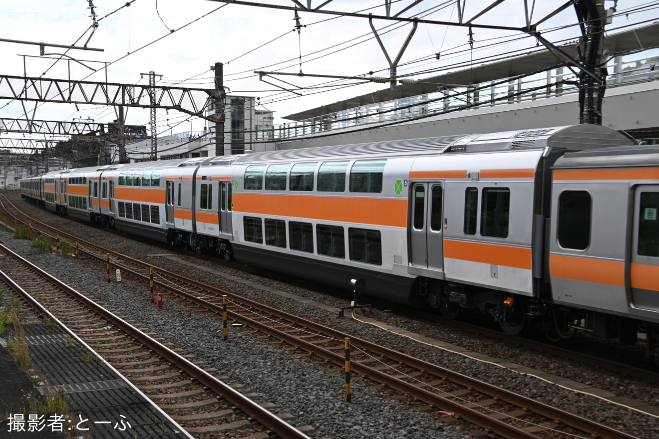 【JR東】E233系トタH56編成がグリーン車(51,52ユニット)4両組み込んだ状態で試運転の拡大写真