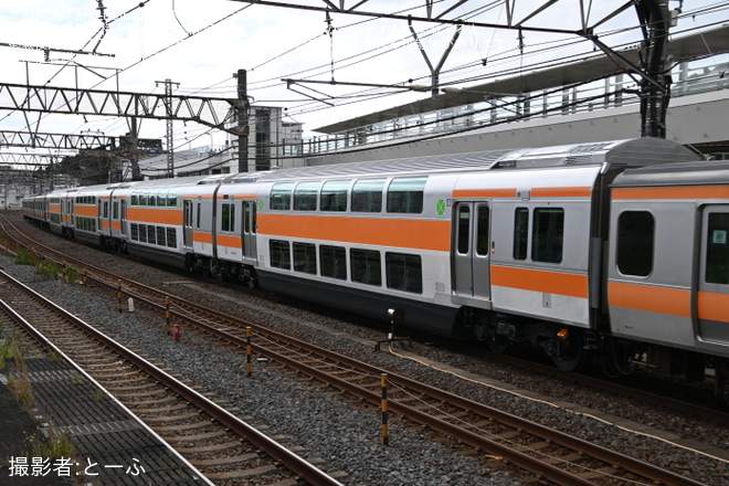 【JR東】E233系トタH56編成がグリーン車(51,52ユニット)4両組み込んだ状態で試運転