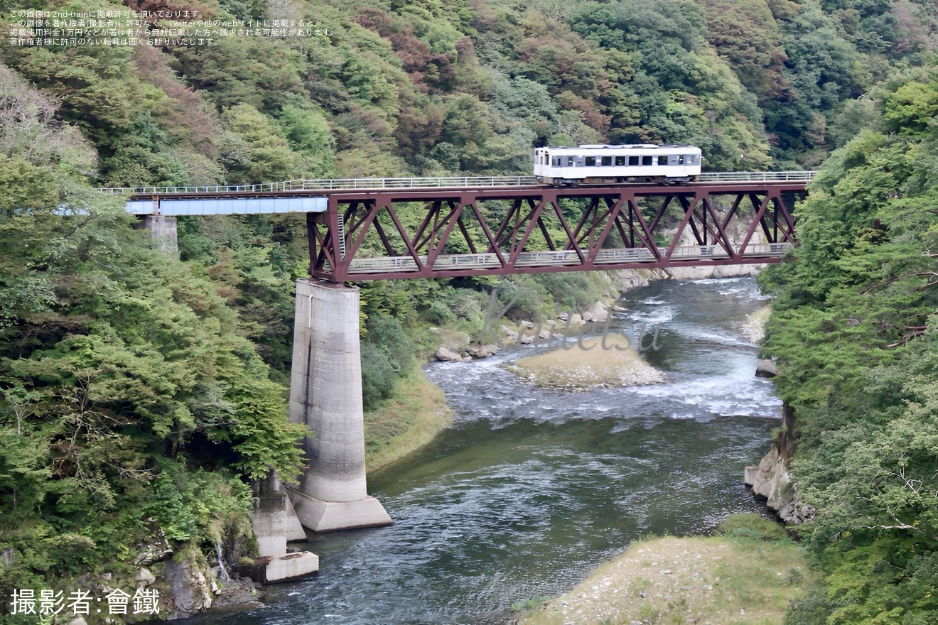 【会津】通常と異なる姿になったAT-600形AT601が出場試運転の拡大写真