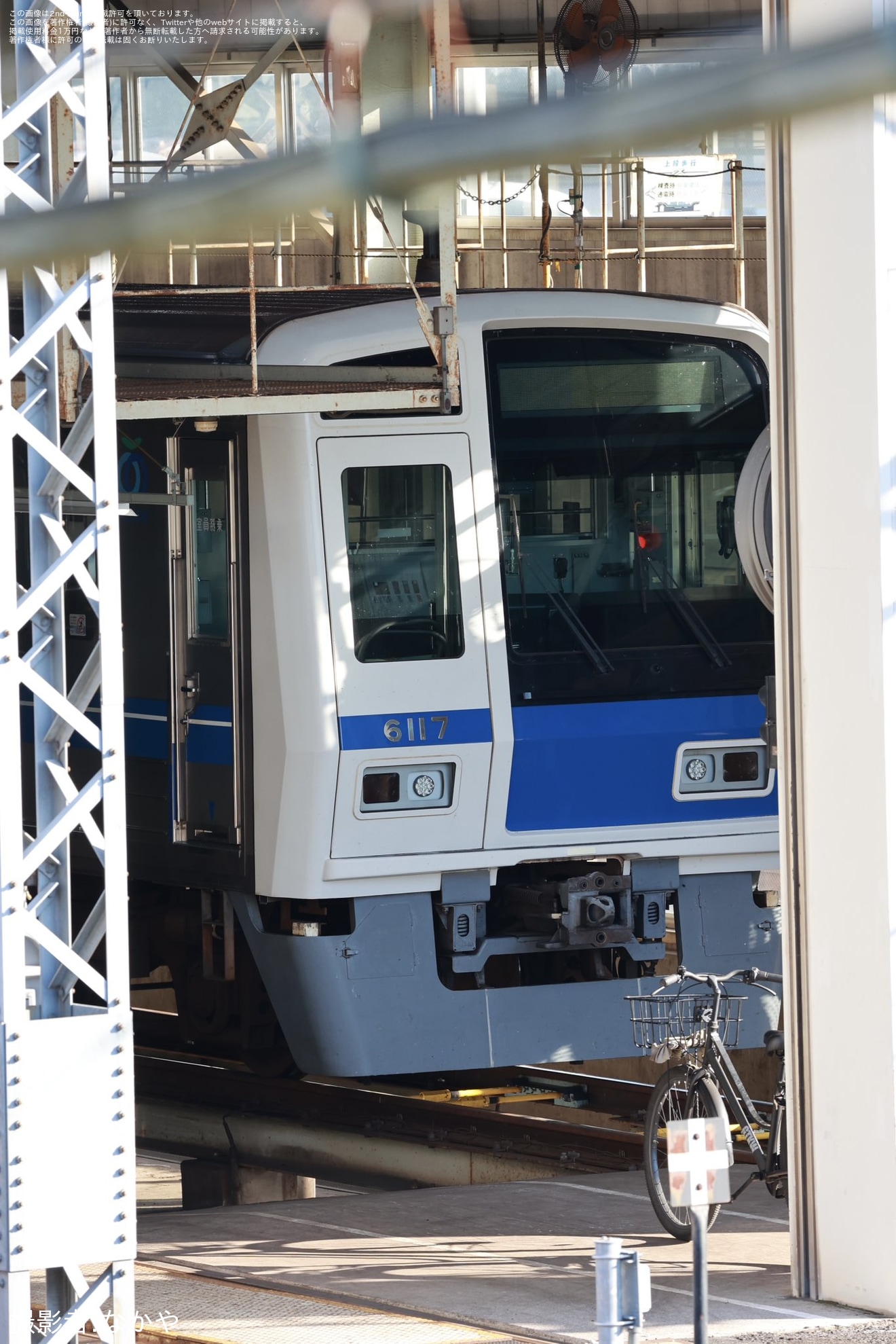 【西武】6000系6117F「西武有楽町線40周年記念車両」がラッピング解除の拡大写真