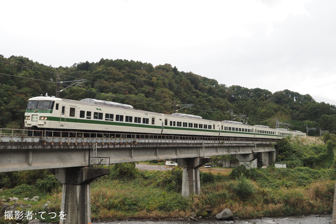 【JR東】「上野～万座・鹿沢口　国鉄型「185系」で行く!ツアー」を催行を大前～万座・鹿沢口間で撮影した写真