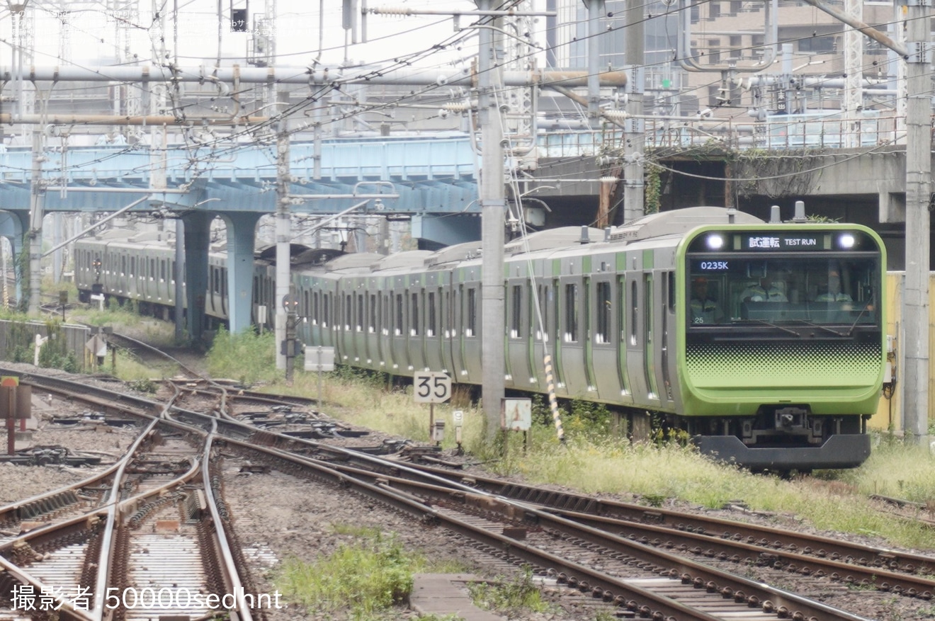 【JR東】E235系トウ25編成東京総合車両センター出場の拡大写真