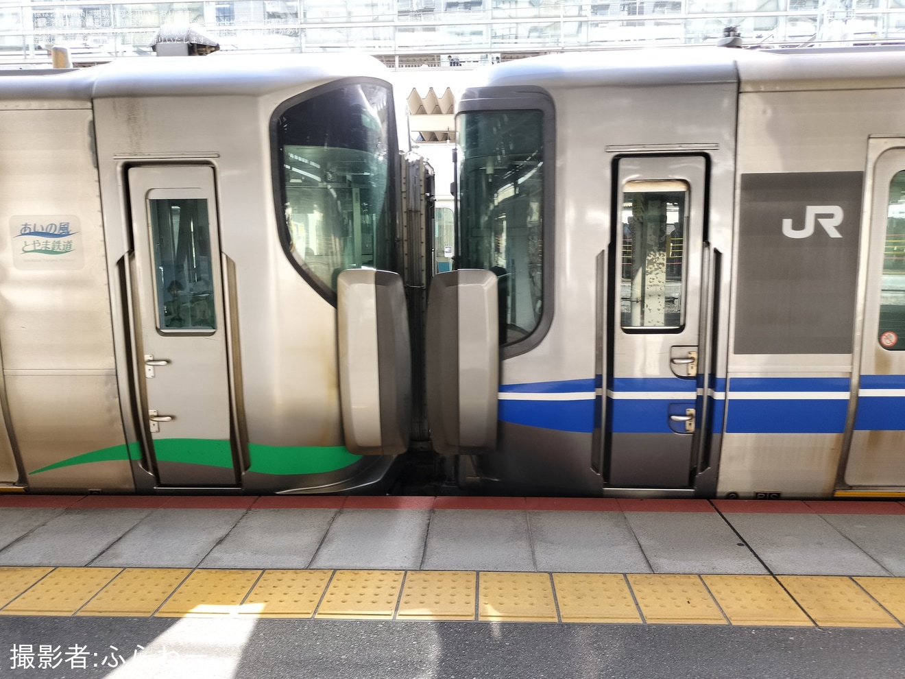 【あい鉄】521系AK18編成吹田総合車両所本所入場回送の拡大写真