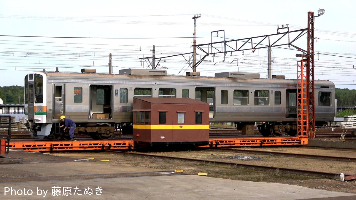 【三岐】元JR東海の211系SS2編成 の側面帯（従前は湘南色）が剥離 |2nd-train鉄道ニュース