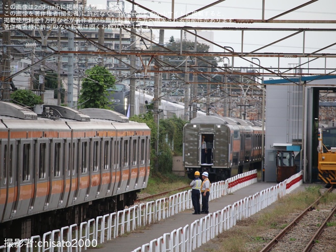 【JR東】E233系T28編成 へグリーン車組み込み作業が完了を不明で撮影した写真