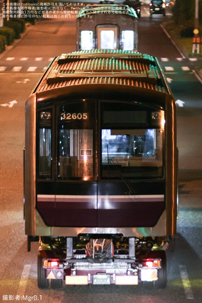 【大阪メトロ】30000系32605Fが緑木検車場から近畿車両へ入場のため陸送を不明で撮影した写真