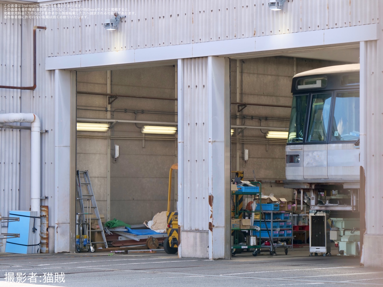 【メトロ】03系が千住検車区で改造工事中の拡大写真