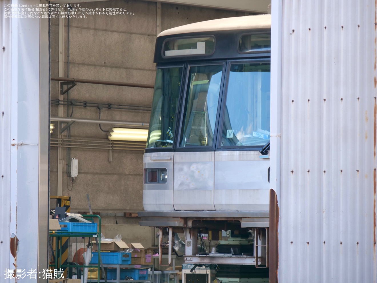 【メトロ】03系が千住検車区で改造工事中の拡大写真