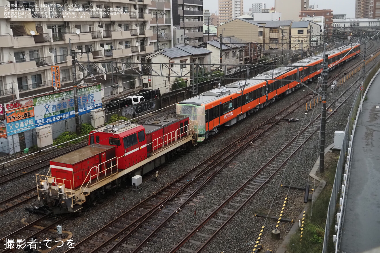 【伊予鉄】新型車両7000系甲種輸送の拡大写真