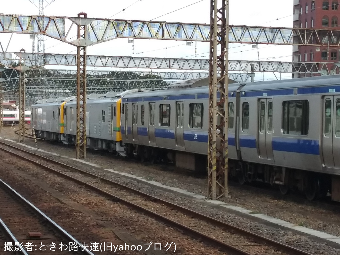 【JR東】GV-E197系TS-06編成+E531系K551編成が水戸駅構内で 連結訓練の拡大写真