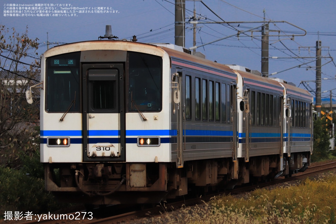 【JR西】キハ120-310+キハ120-309+キハ120-319が伯備線などを経由して浜田へ回送の拡大写真