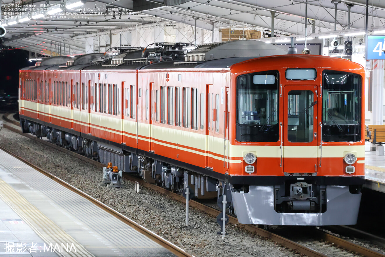 【西武】西武4000系「秩父線55周年記念車両」カラーリング運用開始の拡大写真