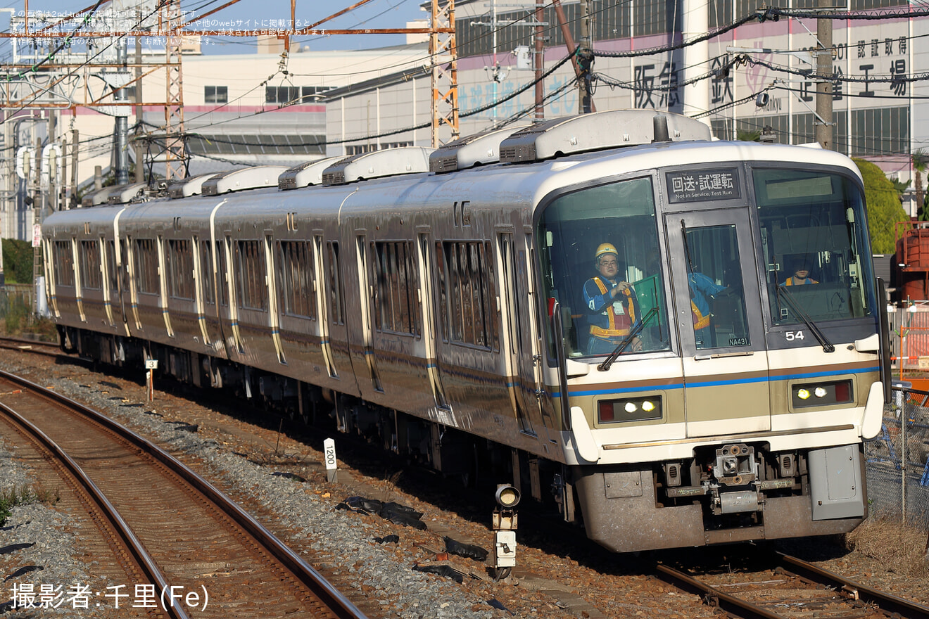 【JR西】221系NA431編成吹田総合車両所出場構内試運転の拡大写真