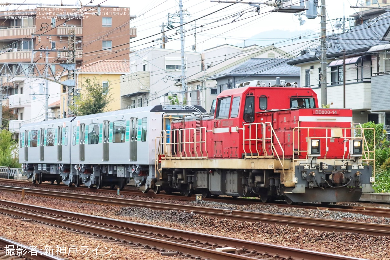 【横市交】10000形10011Fの中間車甲種輸送の拡大写真