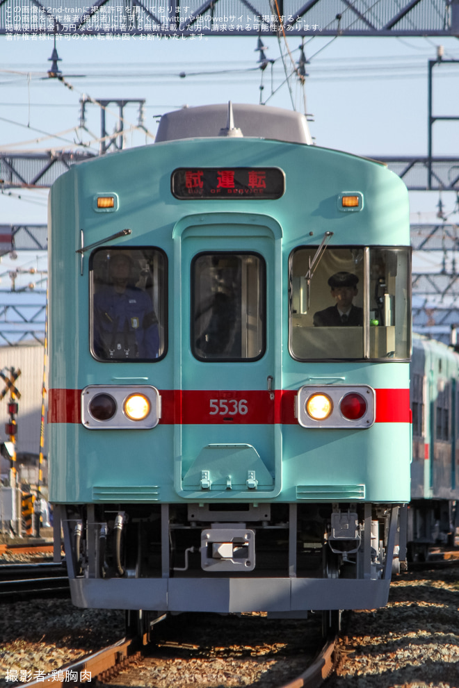 【西鉄】白Hゴムだった5000形5136F筑紫車両基地出場試運転を津古～筑紫間で撮影した写真