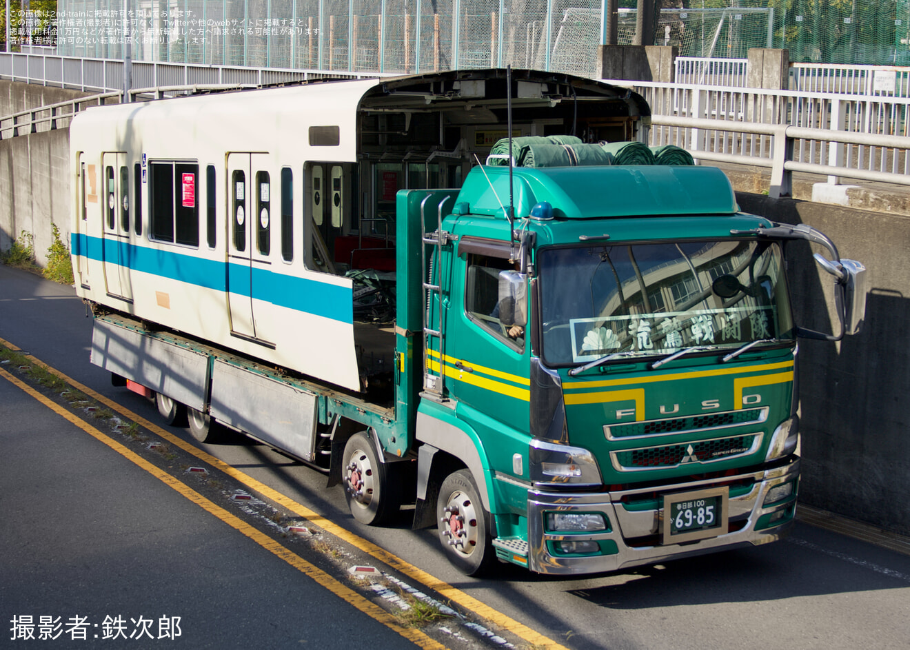 【小田急】8000形8257×6(8257F)新宿方先頭車廃車陸送の拡大写真