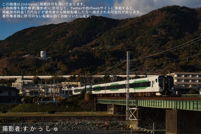 【JR東】「御殿場線90周年記念!御殿場線を走るJR東海×JR東日本コラボ団体専用列車(E257系)で行く御殿場」ツアーが催行を不明で撮影した写真