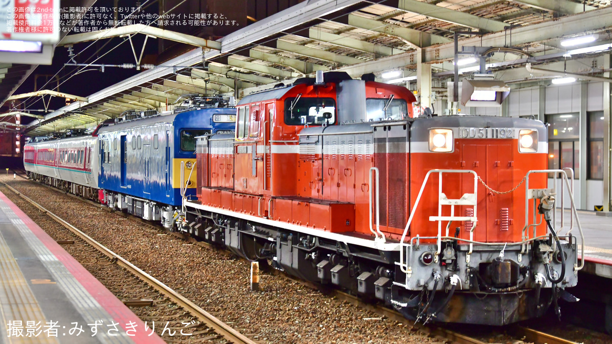 JR西】クモヤ145-1105、381系E2編成 京都鉄道博物館へ |2nd-train鉄道