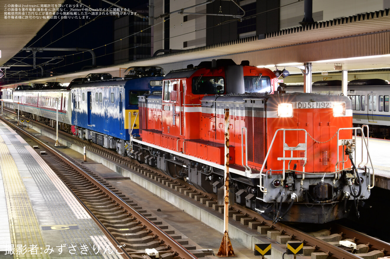 【JR西】クモヤ145-1105、381系E2編成 京都鉄道博物館への拡大写真