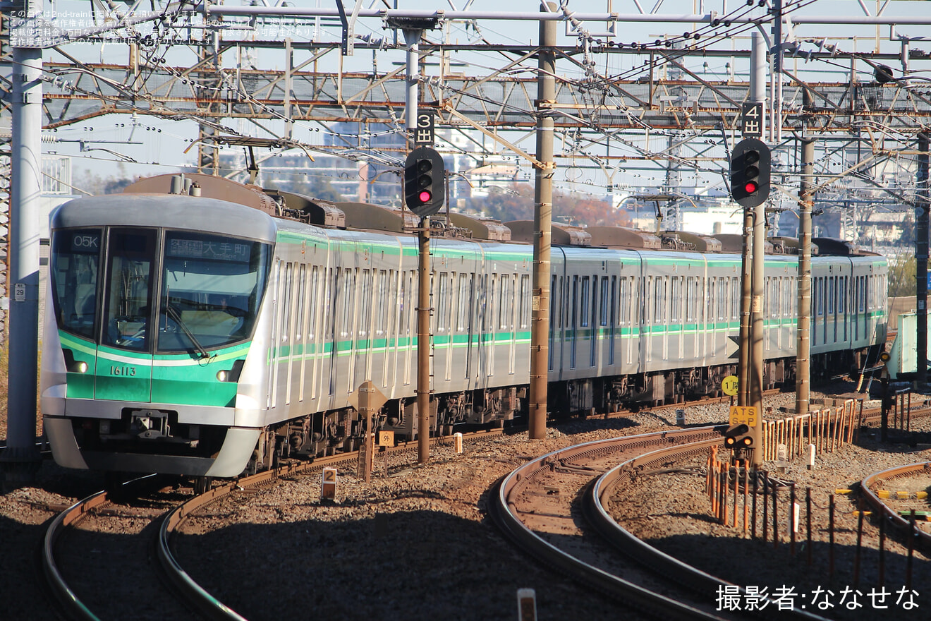 【メトロ】乃木坂駅にて発生した発煙の影響で大手町行が運転の拡大写真