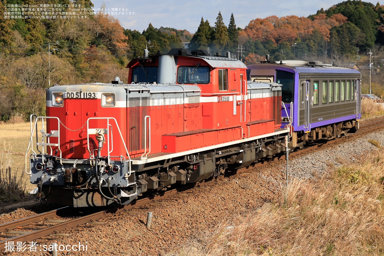 【JR西】キハ120-303網干総合車両所入場配給の拡大写真