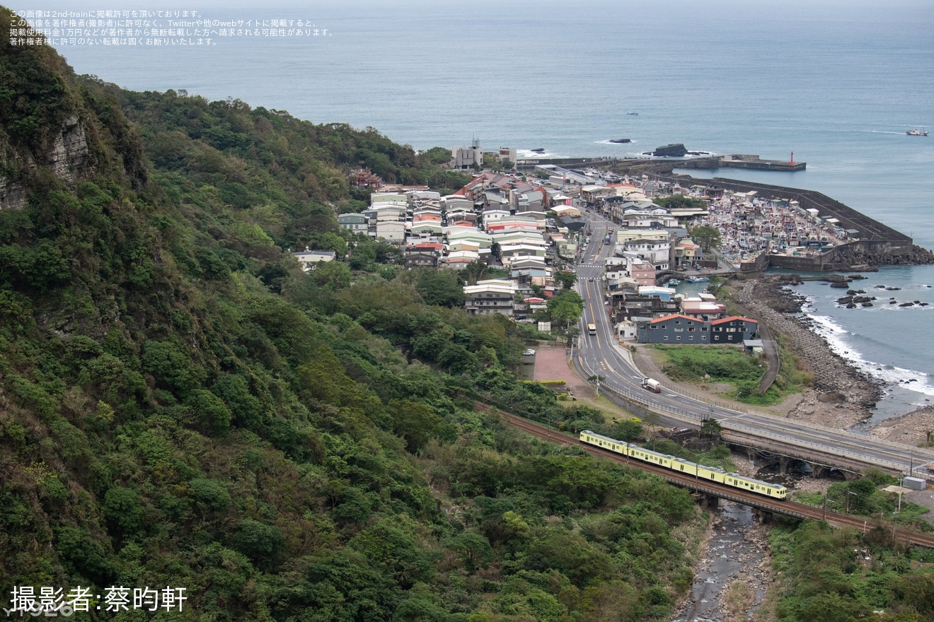 【台鐵】EMU500を改造した山嵐号が宜蘭線で営業運転の拡大写真