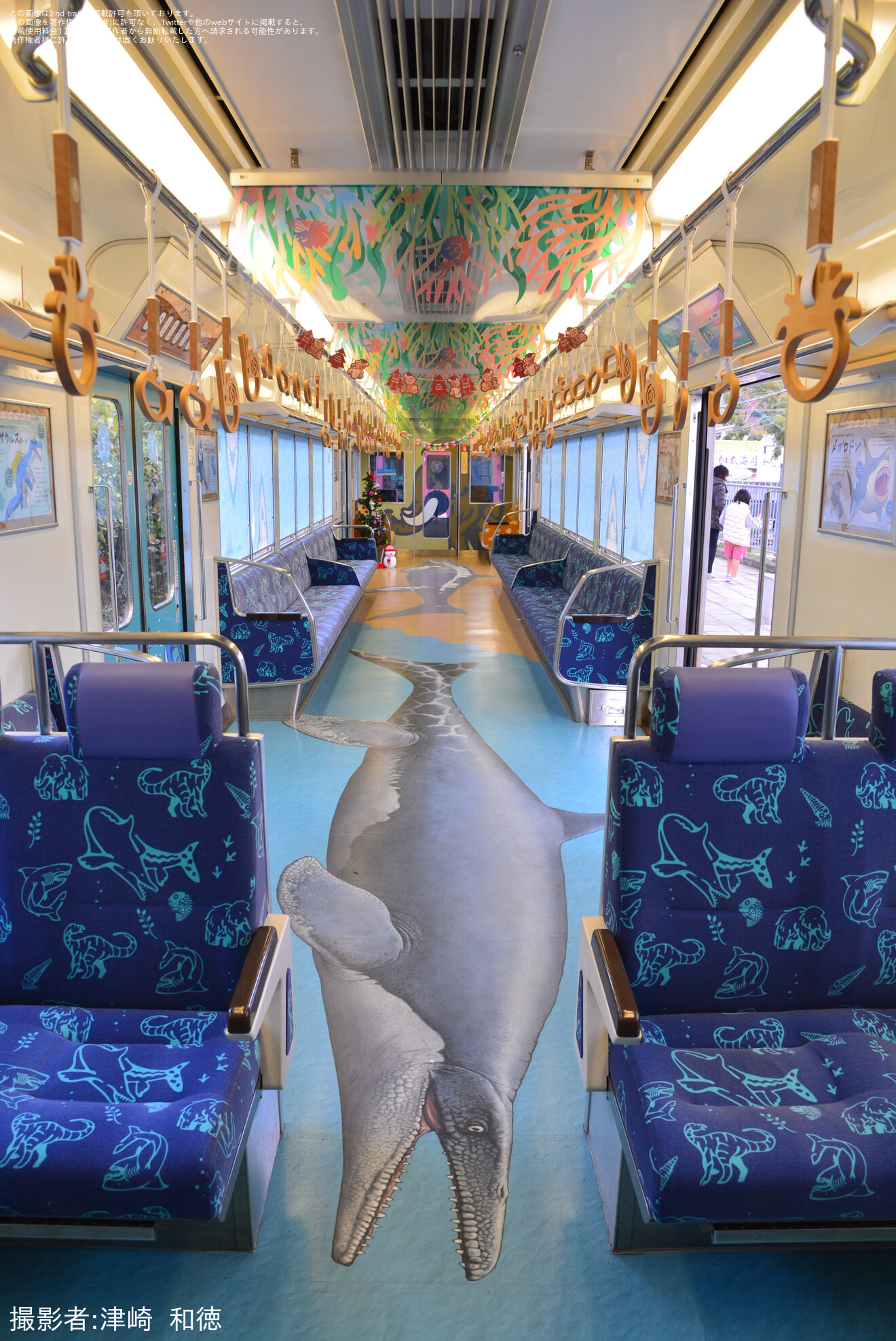 【南海】加太駅に「めでたいでんしゃ『さち』」・「めでたいでんしゃ『かなた』」留置「第3回 めでたい祭 in クリスマス」開催の拡大写真