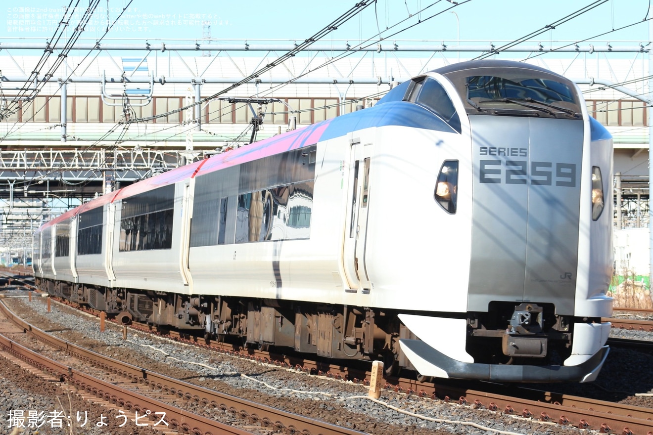 【JR東】E259系Ne018編成大宮総合車両センター出場回送(202412)の拡大写真