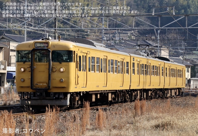 【JR西】115系D-28編成廃車回送を不明で撮影した写真