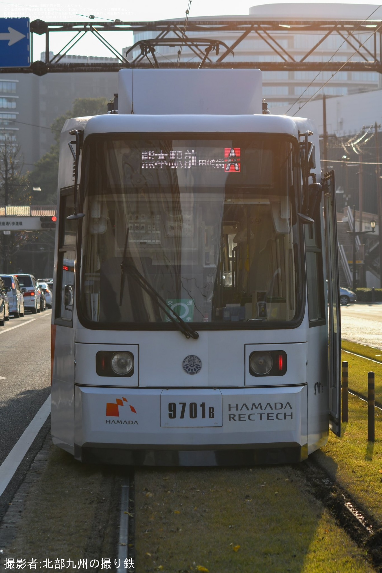 【熊本市営】9700形9701が花畑町〜熊本城市役所前間で脱線の拡大写真