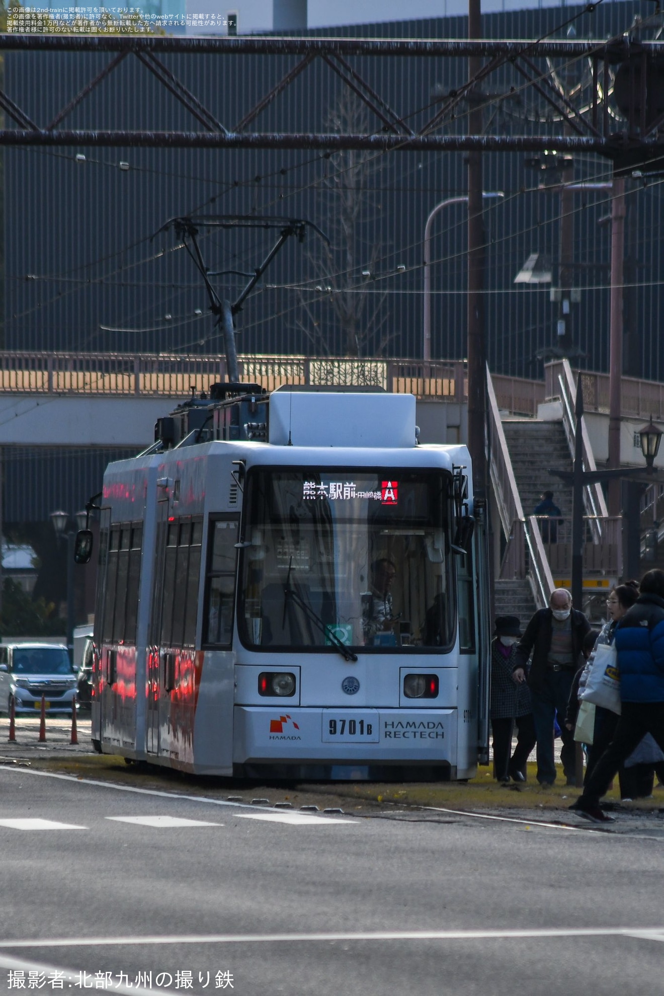 【熊本市営】9700形9701が花畑町〜熊本城市役所前間で脱線の拡大写真