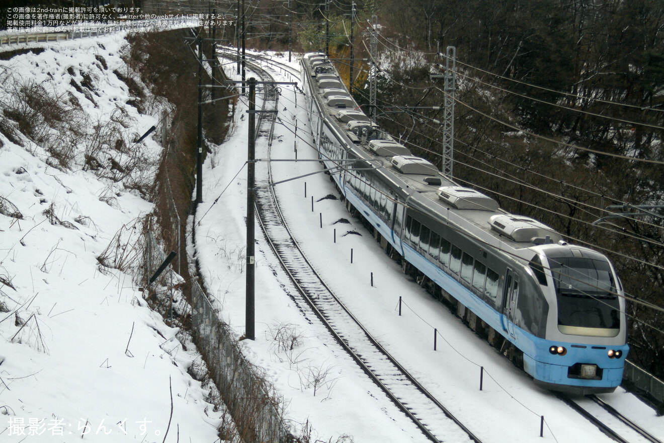 【JR東】E653系7両編成使用 臨時特急「水上」を運行の拡大写真