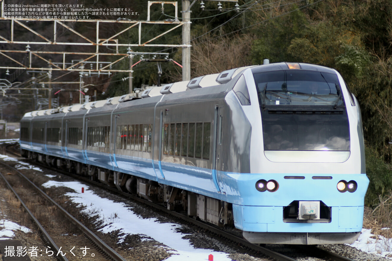 【JR東】E653系7両編成使用 臨時特急「水上」を運行の拡大写真