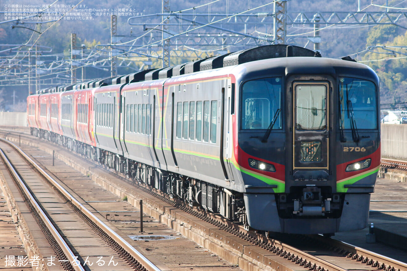 【JR四】うずしお岡山乗り入れ廃止の為2700系オール先頭車8両最後の運転の拡大写真