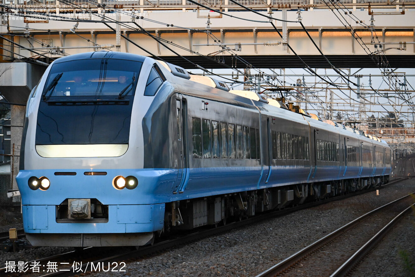 【JR東】臨時特急「開運成田山初詣栃木号」を運行(2025年1月)の拡大写真