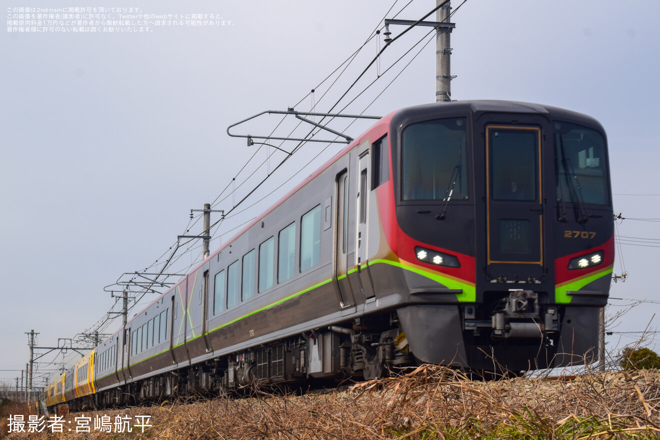 【JR四】うずしお岡山乗り入れ廃止の為2700系オール先頭車8両最後の運転の拡大写真