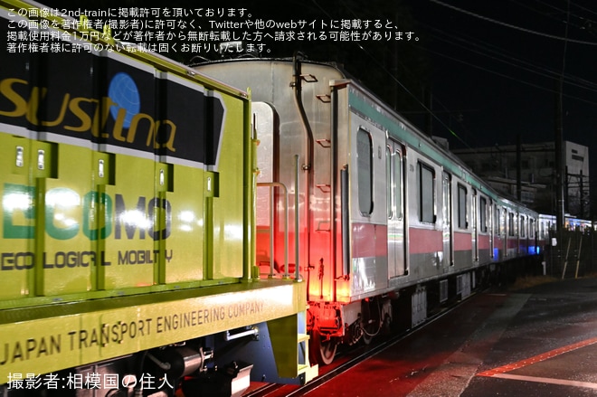 【東急】5000系5104FがJ-TREC横浜事業所を出場を不明で撮影した写真