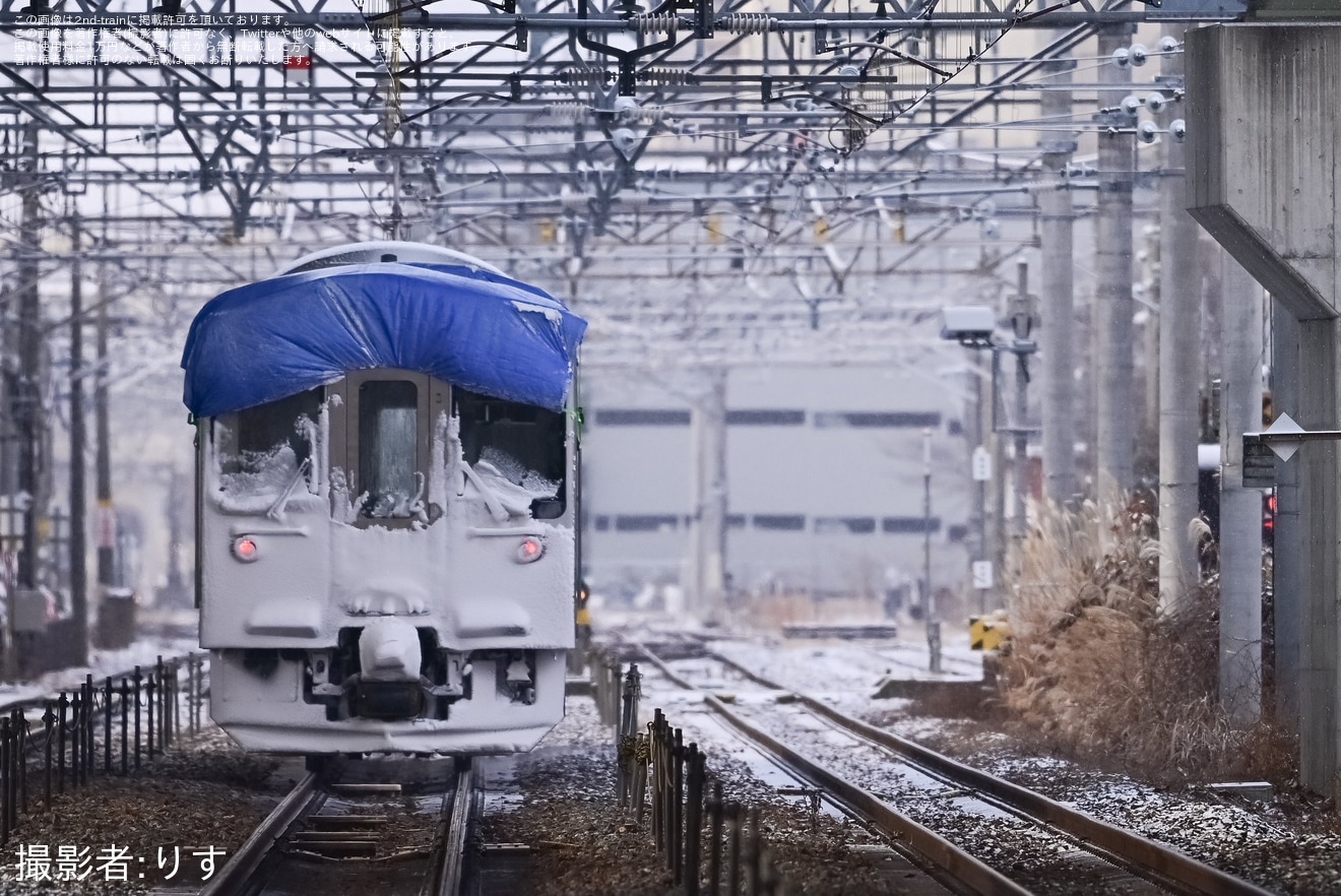 【トキ鉄】倒木に衝突し運用離脱していたET127系V3編成が長野総合車両センターへの拡大写真