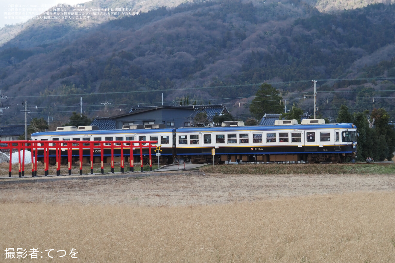 【一畑】引退する5010号車・5110号車に「出雲大社号」ヘッドマークを取り付けの拡大写真