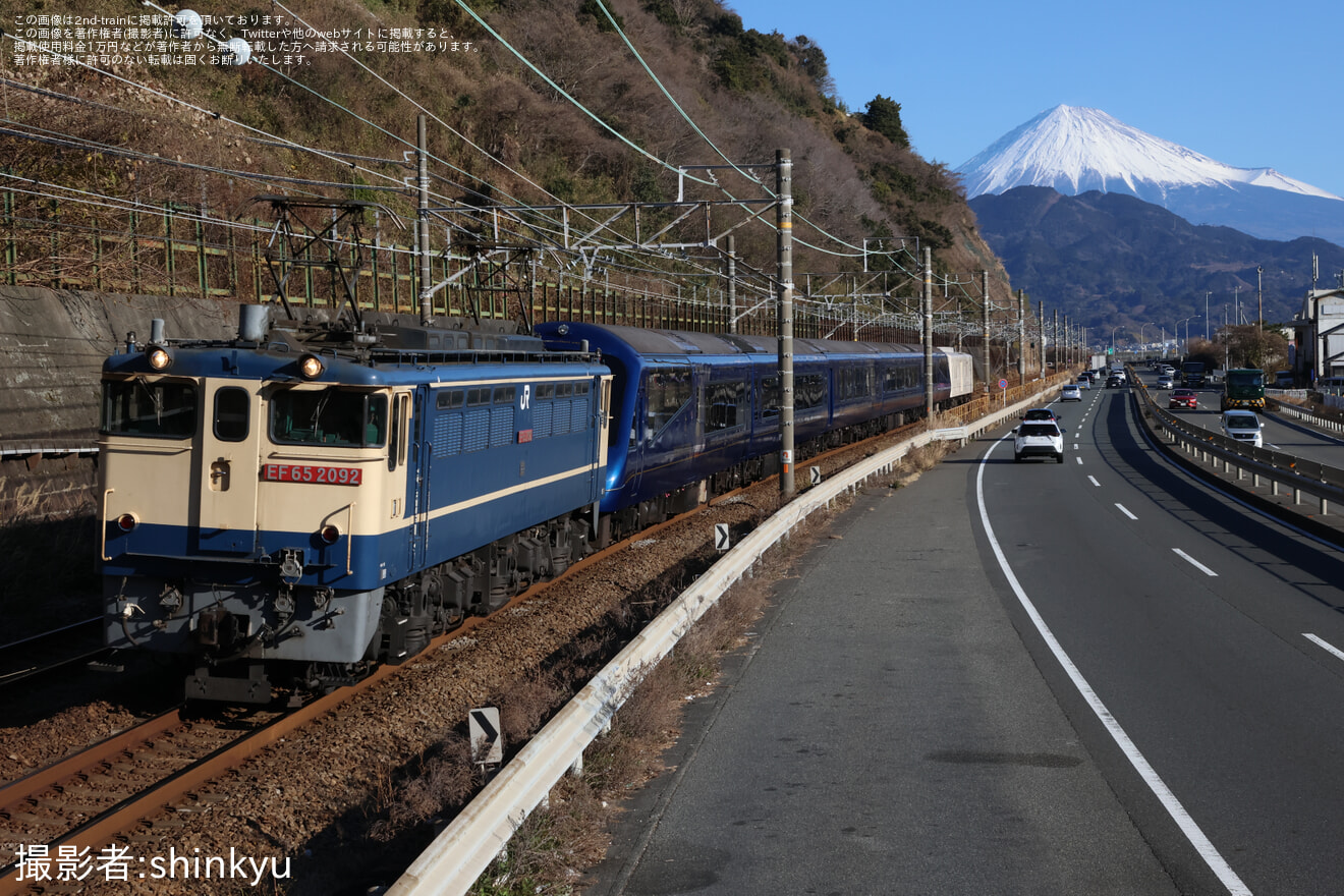 【伊豆急】2100系 R5編成『THE ROYAL EXPRESS』+マニ50 甲種輸送(202501)の拡大写真