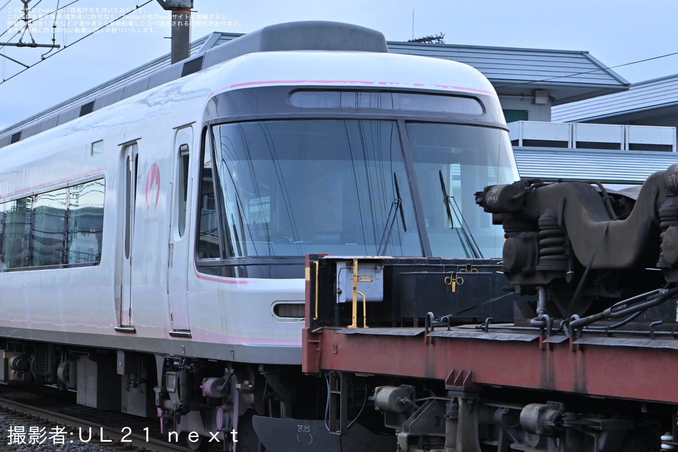 【近鉄】26000系SL01「さくらライナー」2両 五位堂検修車庫入場(202501)の拡大写真