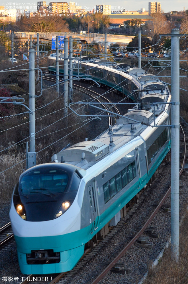 【JR東】特急「ときわ 勝田全国マラソン号」が運転を水戸駅～赤塚駅間で撮影した写真