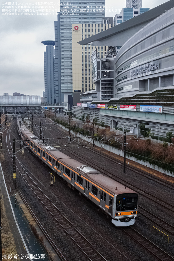 【JR東】209系トタ81編成大宮総合車両センター東大宮センターへ回送を大宮～さいたま新都心間で撮影した写真