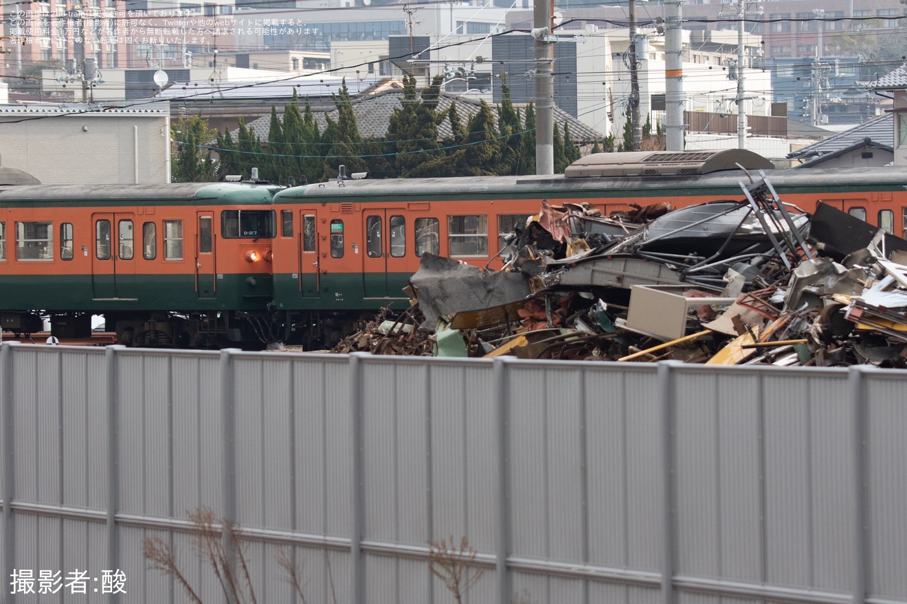 【JR西】 115系D-27編成+D-26編成下関総合車両所本所へ廃車回送の拡大写真