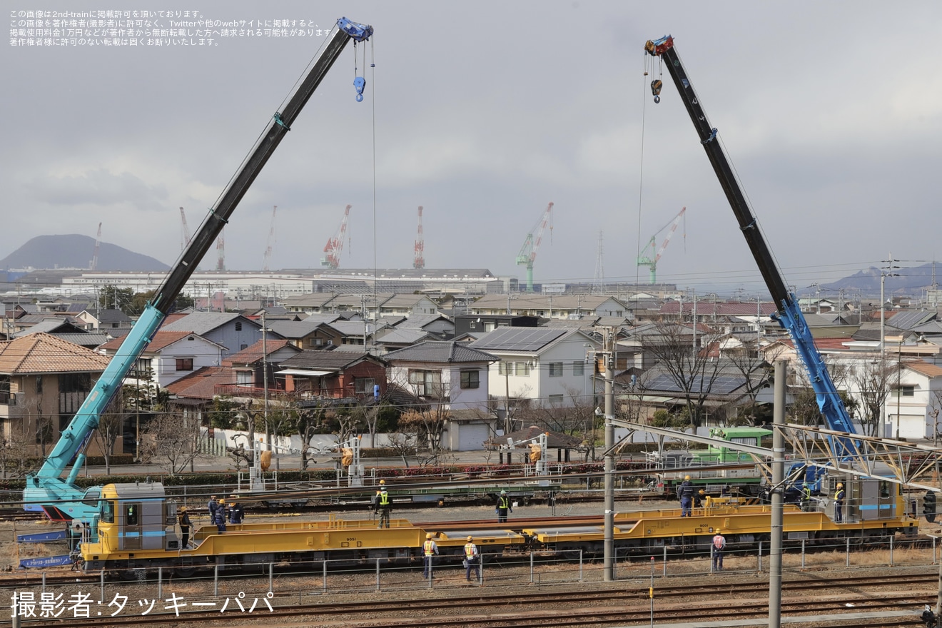 【JR四】初めて9000系にレール積み下ろし訓練の拡大写真