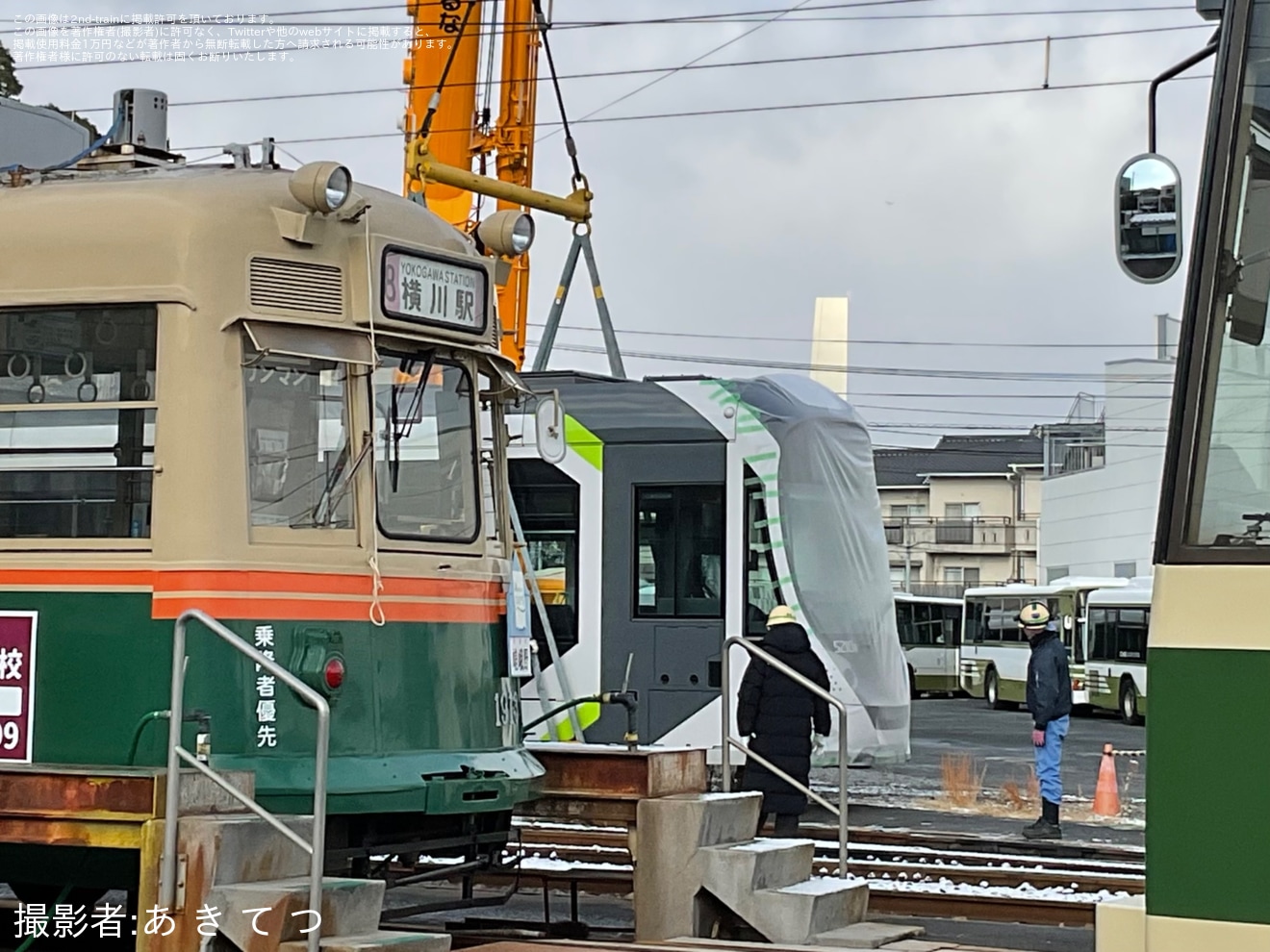 【広電】5200形(Green mover APEX)5210号が江波車庫へ陸送及び搬入の拡大写真